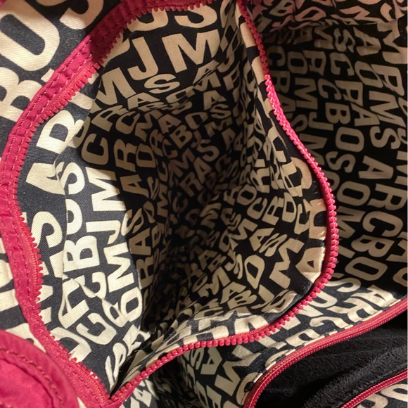 Marc Jacob’s Quilted laptop bag with cosmetic pouch - Picture 5 of 9